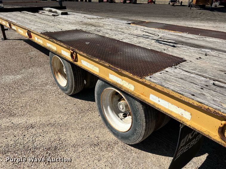 image for item LU9780 Kalyn Siebert LP-40  equipment trailer