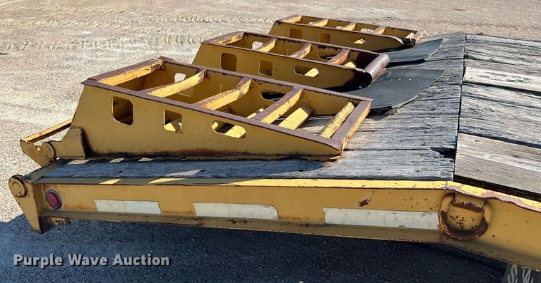 image for item LU9780 Kalyn Siebert LP-40  equipment trailer