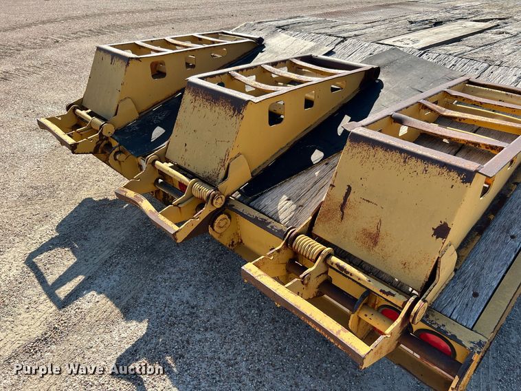 image for item LU9780 Kalyn Siebert LP-40  equipment trailer
