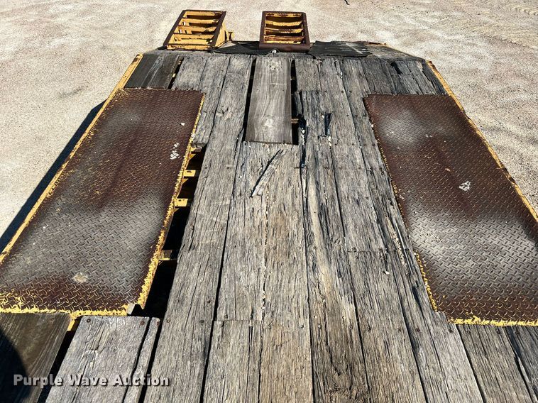 image for item LU9780 Kalyn Siebert LP-40  equipment trailer