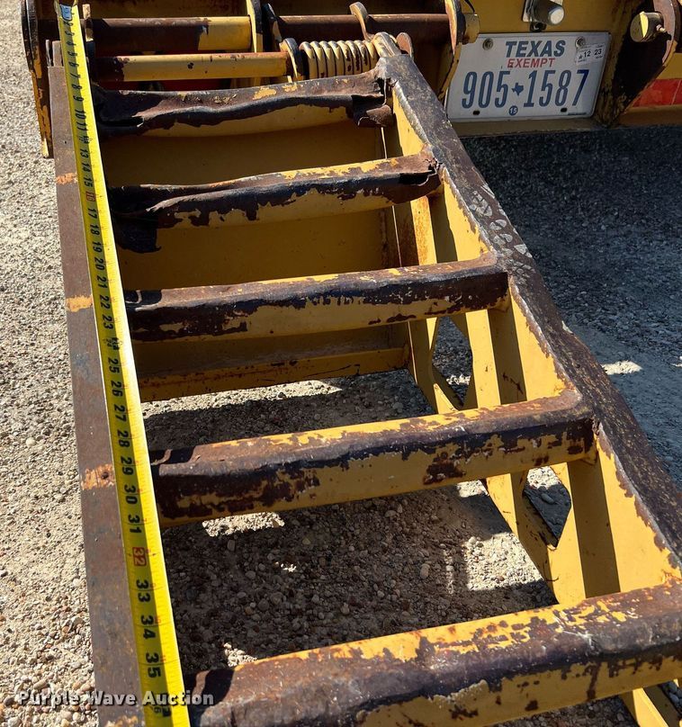 image for item LU9780 Kalyn Siebert LP-40  equipment trailer