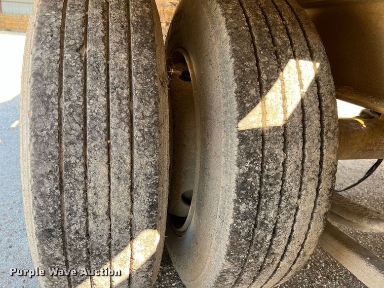 image for item LU9780 Kalyn Siebert LP-40  equipment trailer