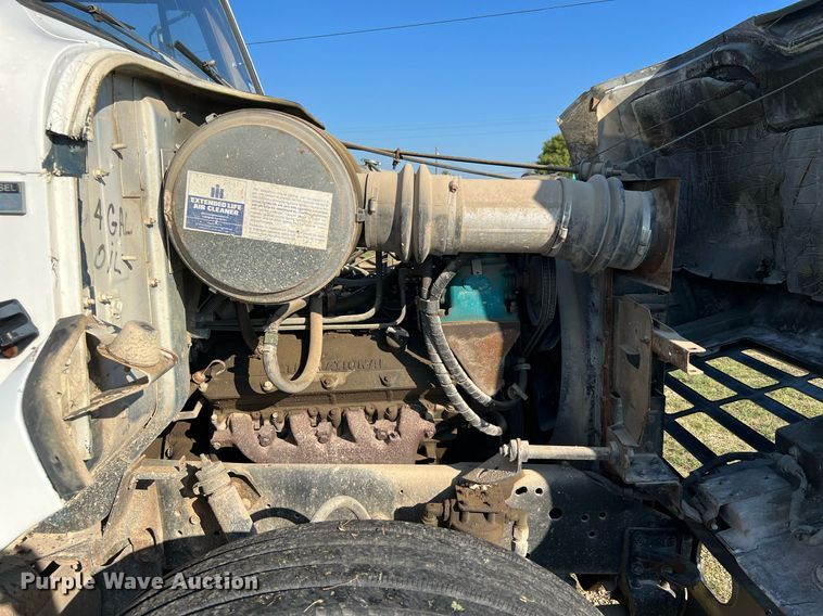 image for item LU9781 1983 International 1754  flatbed truck