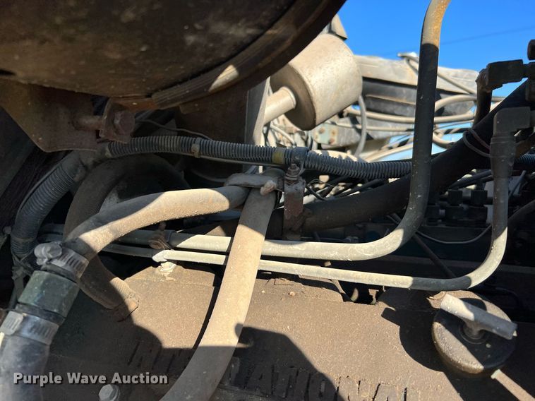 image for item LU9781 1983 International 1754  flatbed truck