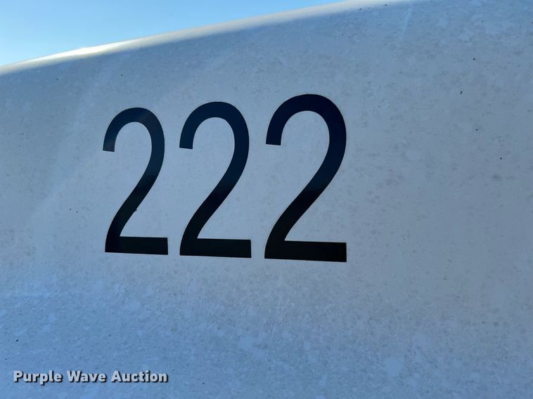 image for item LU9781 1983 International 1754  flatbed truck