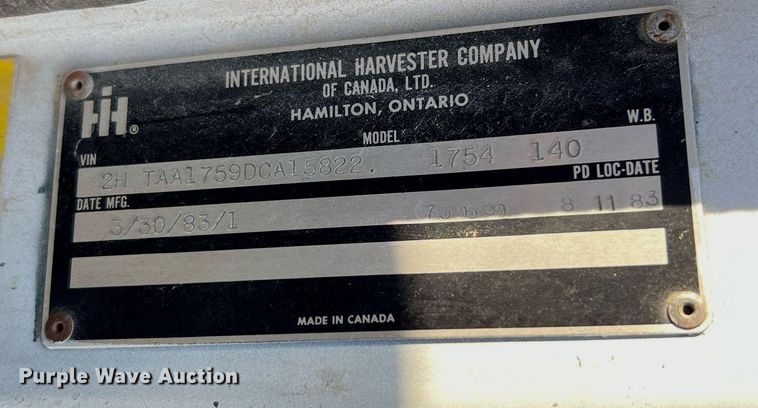 image for item LU9781 1983 International 1754  flatbed truck