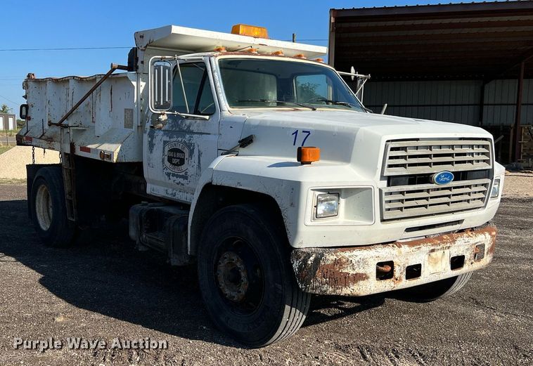 image for item LU9782 1991 Ford F800F  dump truck