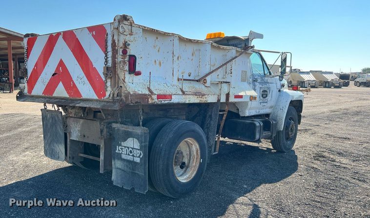 image for item LU9782 1991 Ford F800F  dump truck
