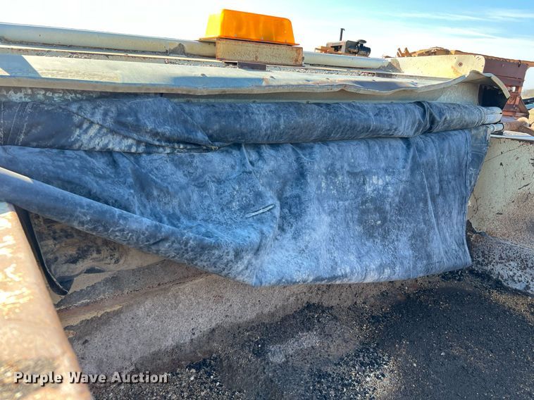 image for item LU9782 1991 Ford F800F  dump truck