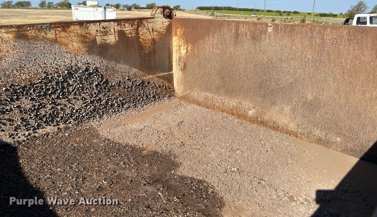 image for item LU9782 1991 Ford F800F  dump truck