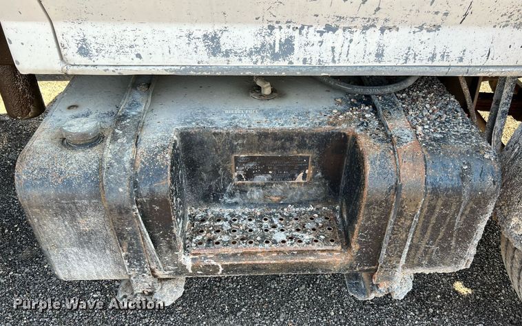 image for item LU9782 1991 Ford F800F  dump truck