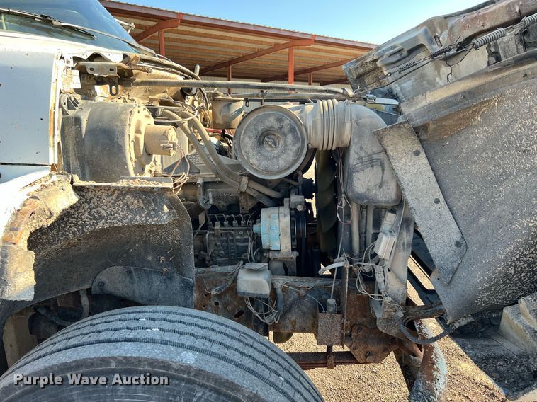 image for item LU9782 1991 Ford F800F  dump truck