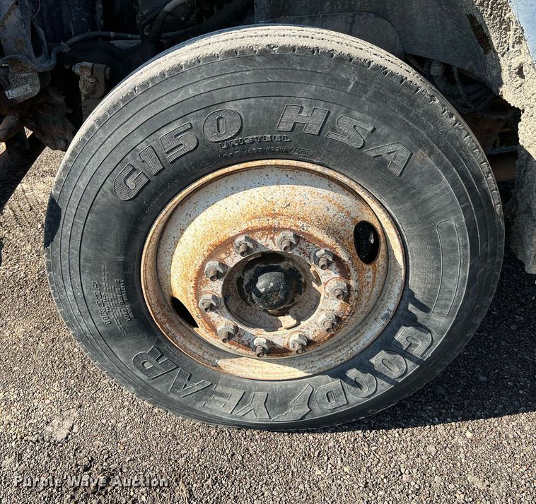 image for item LU9782 1991 Ford F800F  dump truck