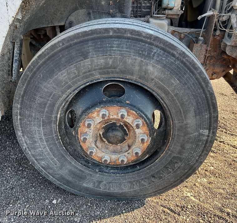 image for item LU9782 1991 Ford F800F  dump truck