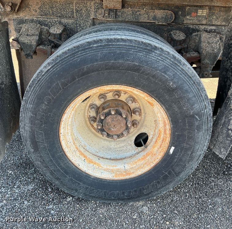 image for item LU9782 1991 Ford F800F  dump truck