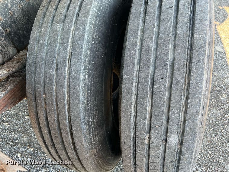 image for item LU9782 1991 Ford F800F  dump truck