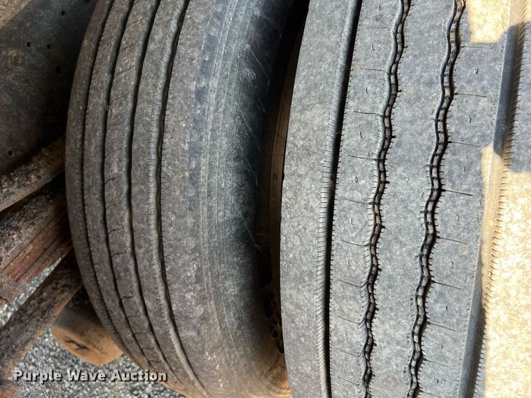 image for item LU9782 1991 Ford F800F  dump truck