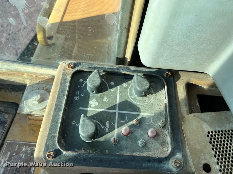 image for item LU9783 1989 Caterpillar 953  track loader