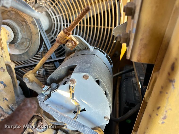 image for item LU9783 1989 Caterpillar 953  track loader