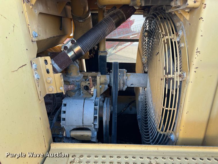 image for item LU9783 1989 Caterpillar 953  track loader