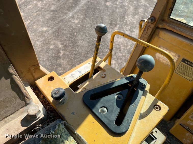 image for item LU9784 1989 Caterpillar 953  track loader