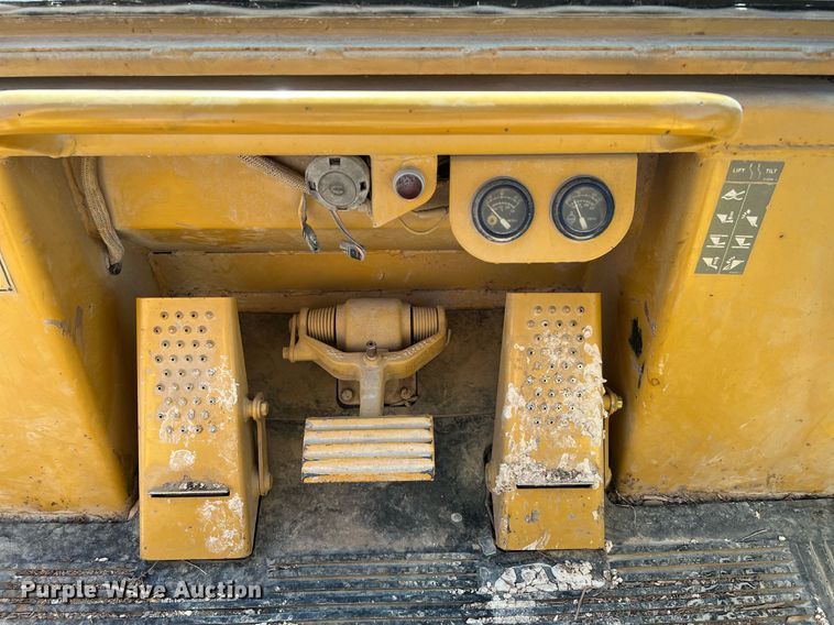 image for item LU9784 1989 Caterpillar 953  track loader