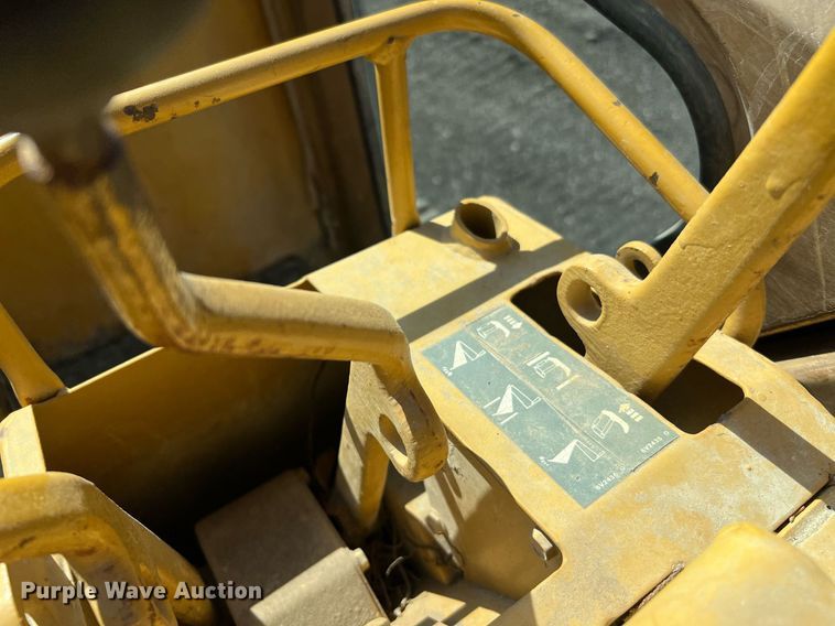 image for item LU9784 1989 Caterpillar 953  track loader