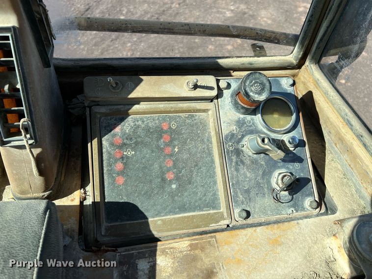 image for item LU9784 1989 Caterpillar 953  track loader