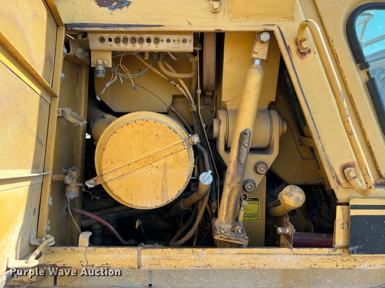 image for item LU9784 1989 Caterpillar 953  track loader