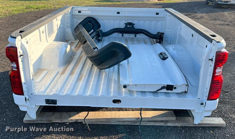 image for item LU9786 2023 Chevrolet Silverado  automotive parts