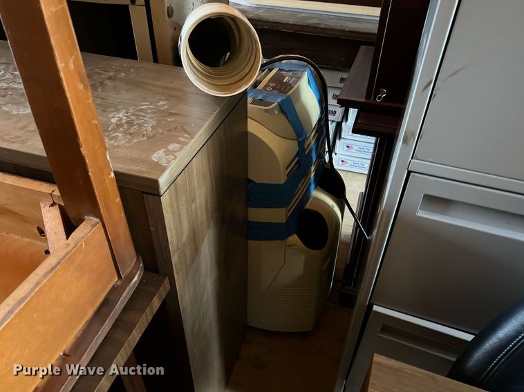 image for item LU9796 Office furniture