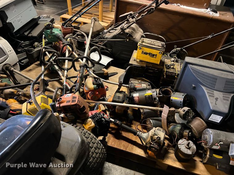 image for item LU9798 Lawn equipment