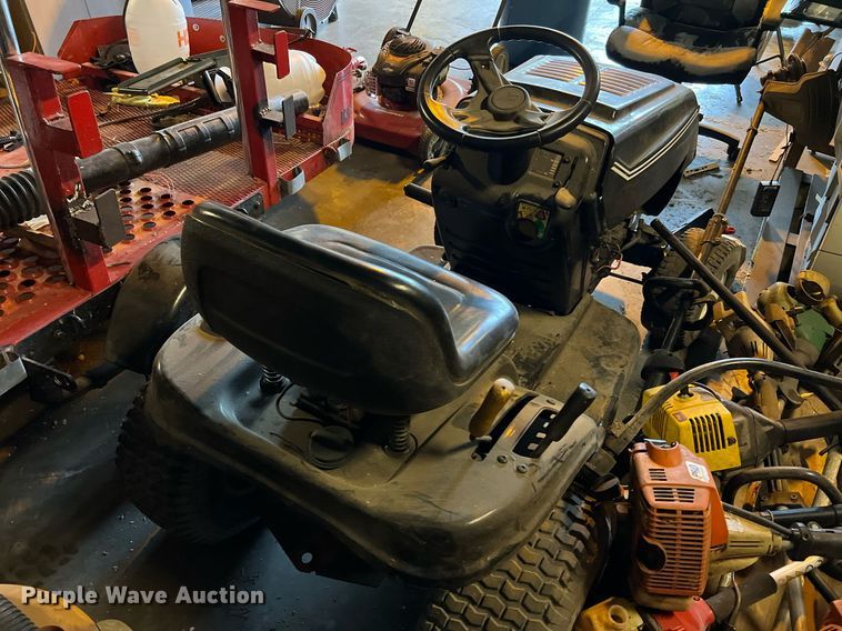 image for item LU9798 Lawn equipment