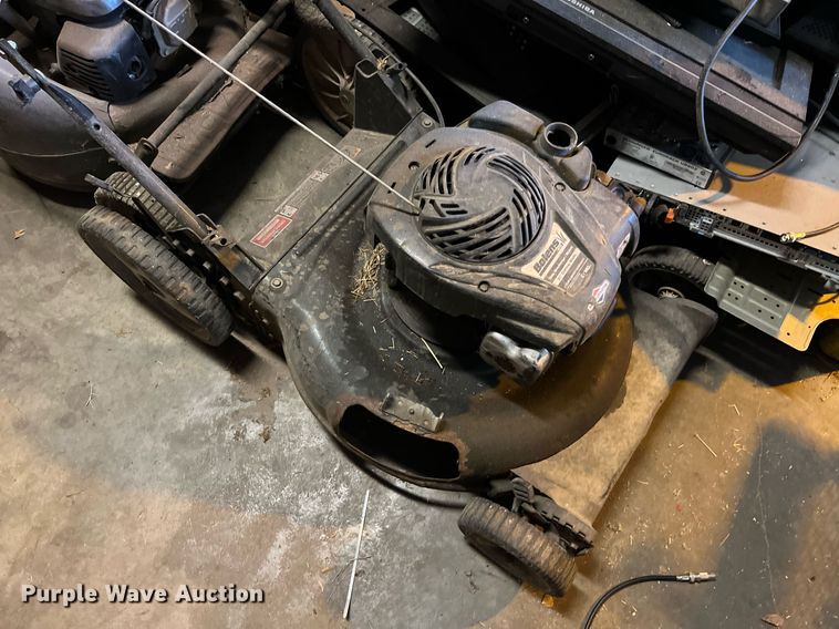 image for item LU9798 Lawn equipment