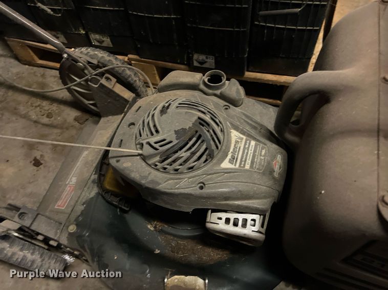 image for item LU9798 Lawn equipment