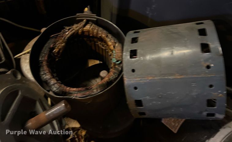 image for item LU9798 Lawn equipment