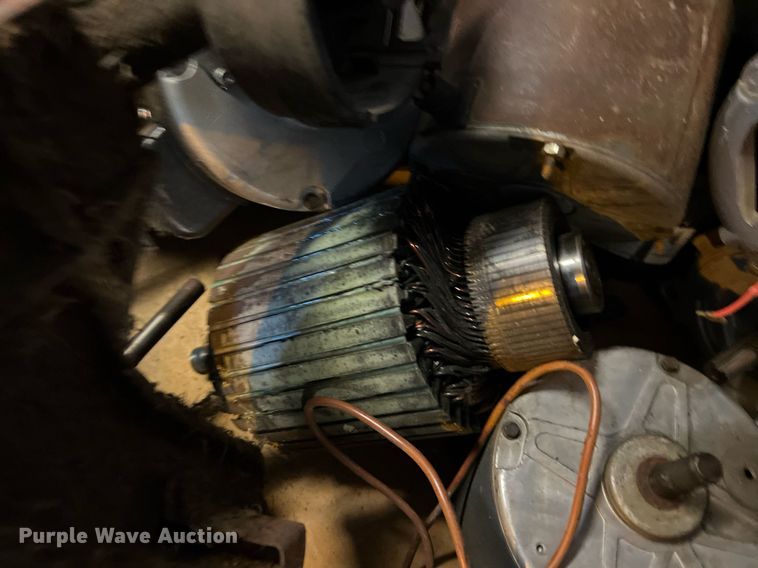 image for item LU9798 Lawn equipment