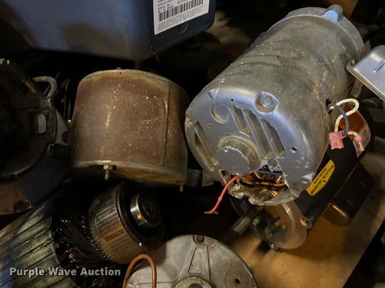 image for item LU9798 Lawn equipment