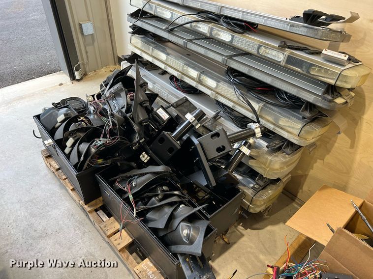 image for item LU9801 Police equipment