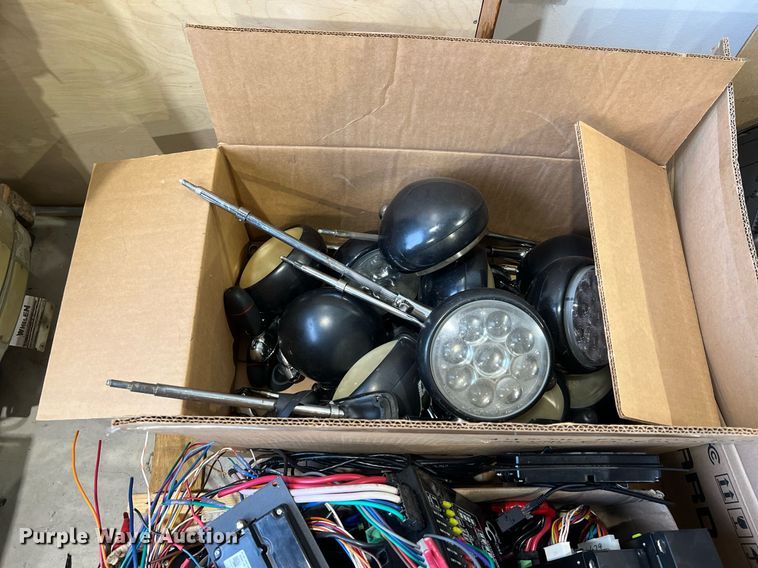 image for item LU9801 Police equipment