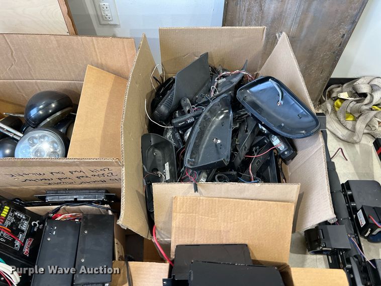 image for item LU9801 Police equipment