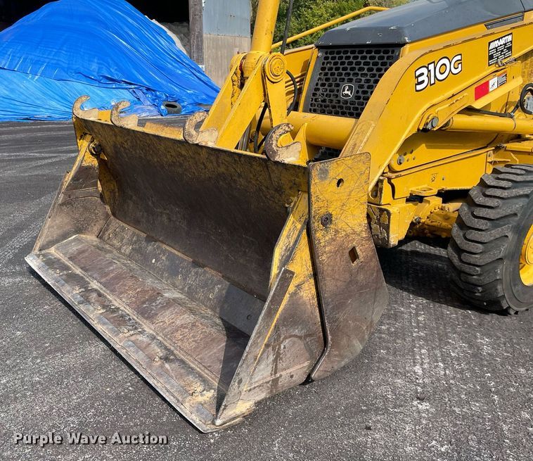 image for item LV9909 2006 John Deere  310G backhoe