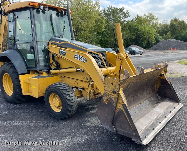 image for item LV9909 2006 John Deere  310G backhoe