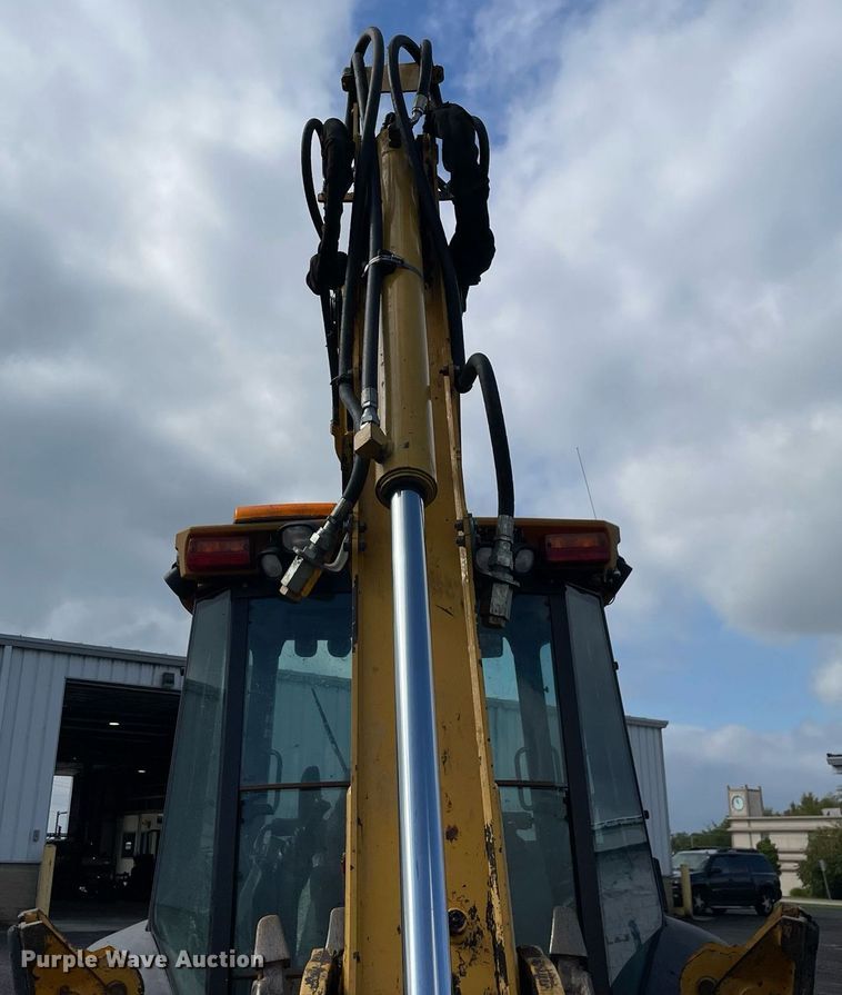 image for item LV9909 2006 John Deere  310G backhoe