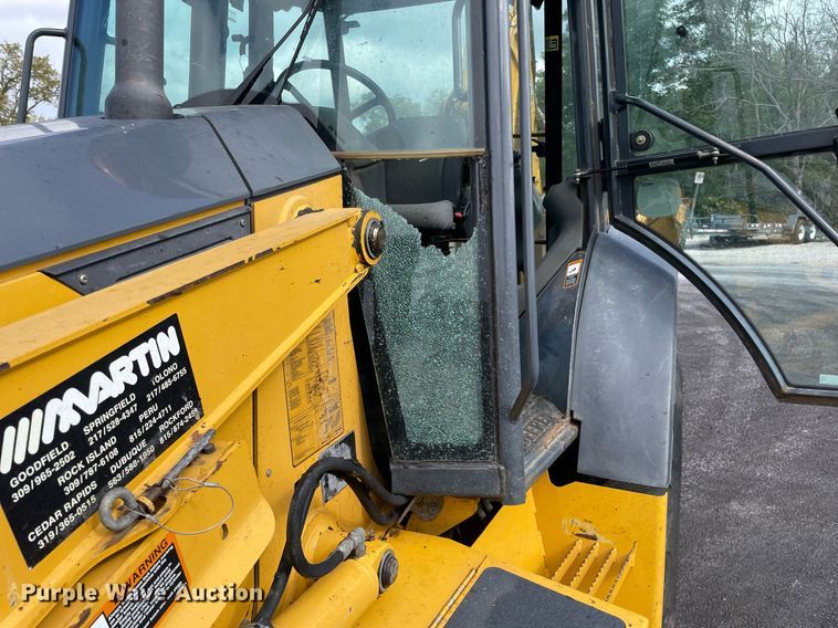 image for item LV9909 2006 John Deere  310G backhoe