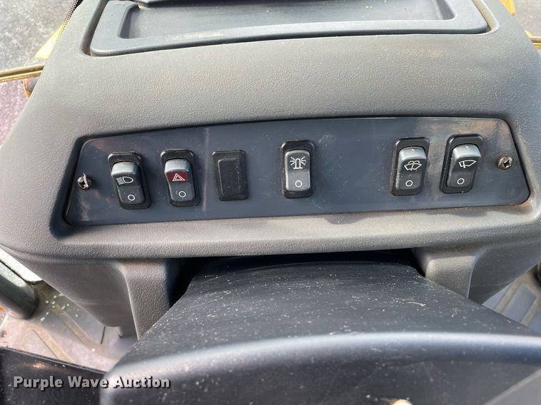 image for item LV9909 2006 John Deere  310G backhoe