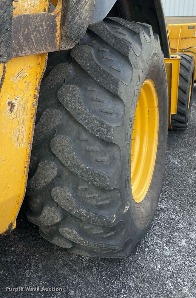 image for item LV9909 2006 John Deere  310G backhoe