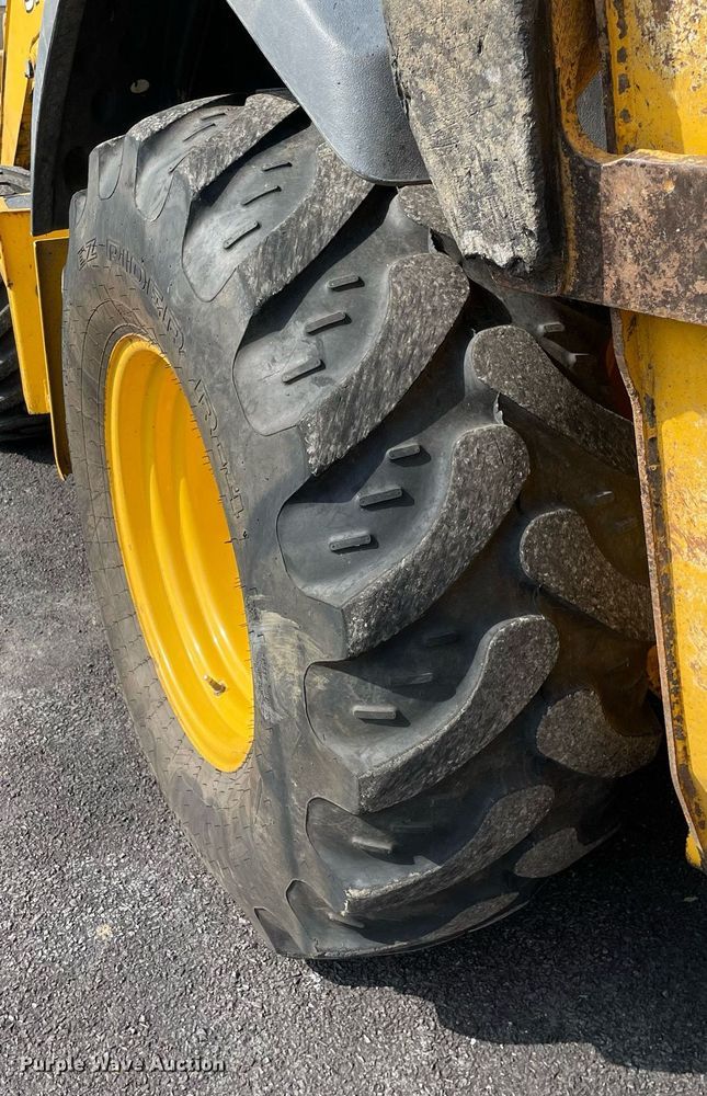 image for item LV9909 2006 John Deere  310G backhoe