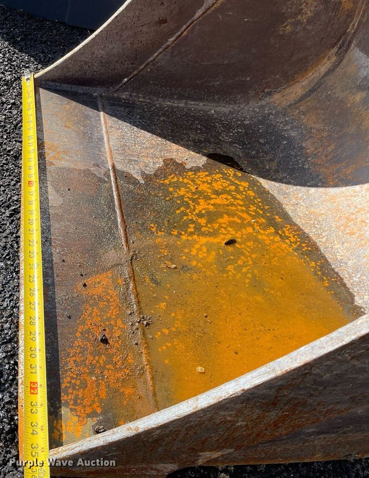 image for item LV9909 2006 John Deere  310G backhoe