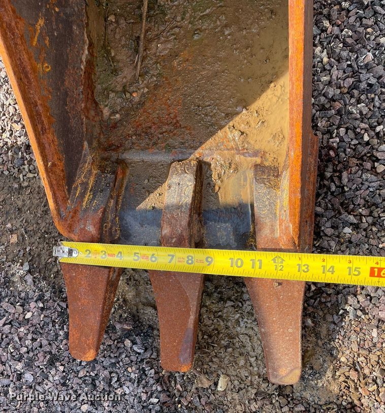 image for item LV9909 2006 John Deere  310G backhoe